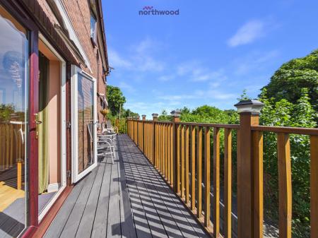 4 bedroom Detached house for sale in Mostyn Road, Wrexham, LL11