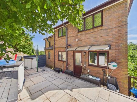 4 bedroom Detached house for sale in Mostyn Road, Wrexham, LL11