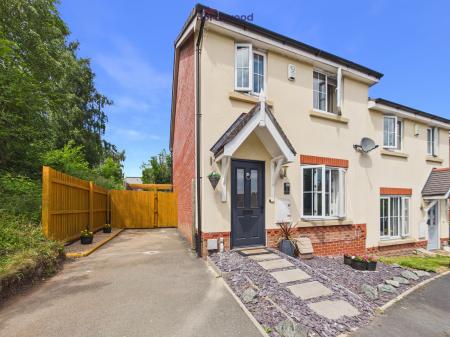 Walkham Court, Wrexham, LL11