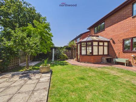 3 bedroom Detached house for sale in Meadowcroft, Wrexham, LL13