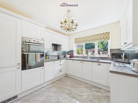 3 bedroom Detached house for sale in Meadowcroft, Wrexham, LL13