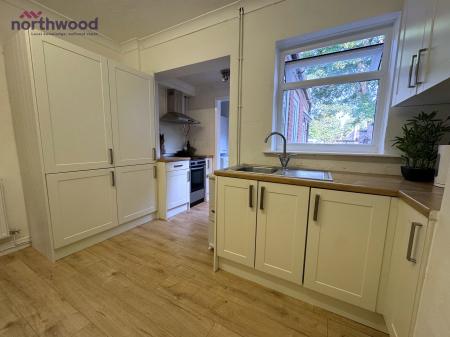2 bedroom Terraced House to let in Vernon Street, Wrexham, Wrexham, LL11