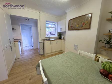 2 bedroom Terraced House to let in Vernon Street, Wrexham, Wrexham, LL11