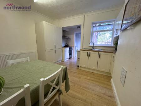 2 bedroom Terraced House to let in Vernon Street, Wrexham, Wrexham, LL11
