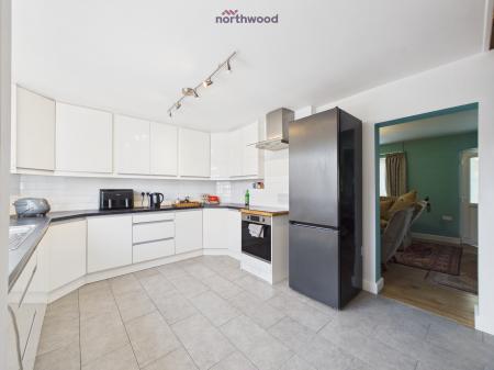 2 bedroom Terraced House for sale in Tan Y Dre, Wrexham, LL13
