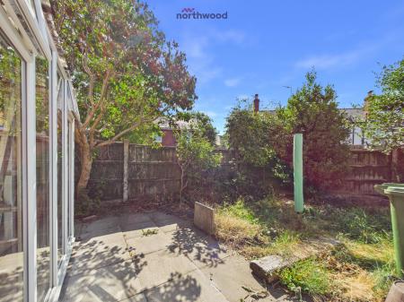 3 bedroom Semi-detached house for sale in Huntroyde Avenue, Wrexham, LL13