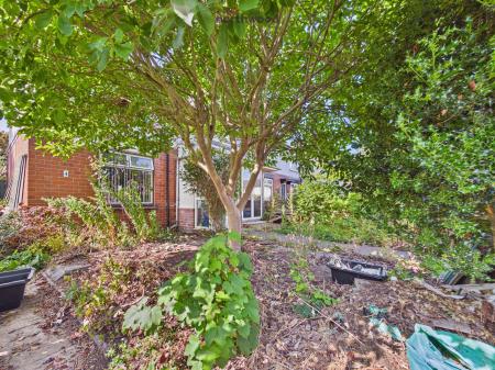 3 bedroom Semi-detached house for sale in Huntroyde Avenue, Wrexham, LL13
