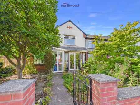 3 bedroom Semi-detached house for sale in Huntroyde Avenue, Wrexham, LL13
