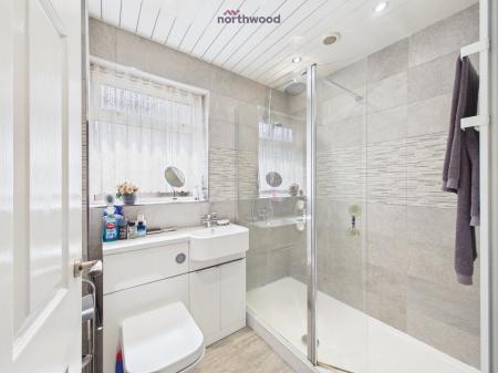 3 bedroom Detached bungalow for sale in Mile Barn Road, Wrexham, LL13