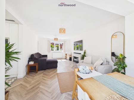 4 bedroom Detached house to let in Bridge Court, Holt, LL13