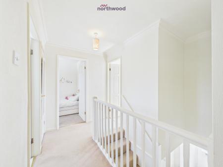 4 bedroom Detached house to let in Bridge Court, Holt, LL13