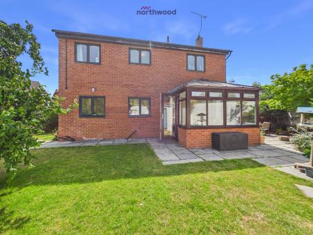 4 bedroom Detached house to let in Bridge Court, Holt, LL13