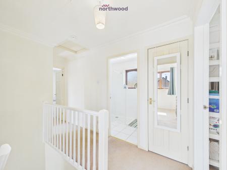 4 bedroom Detached house to let in Bridge Court, Holt, LL13