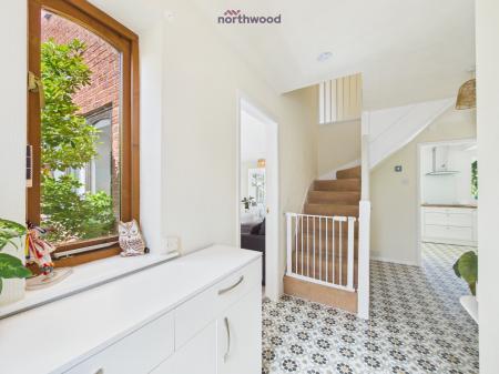 4 bedroom Detached house to let in Bridge Court, Holt, LL13