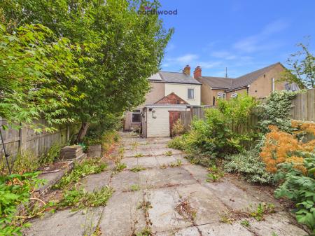 2 bedroom Semi-detached house for sale in Clayton Road, Wrexham, LL11