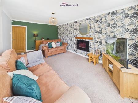 4 bedroom Detached house for sale in Berwyn Drive, Wrexham, LL13