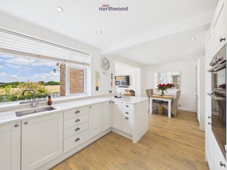 4 bedroom Detached house for sale in Berwyn Drive, Wrexham, LL13