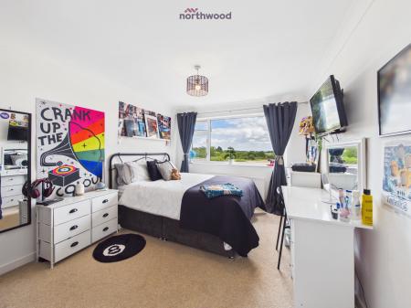 4 bedroom Detached house for sale in Berwyn Drive, Wrexham, LL13