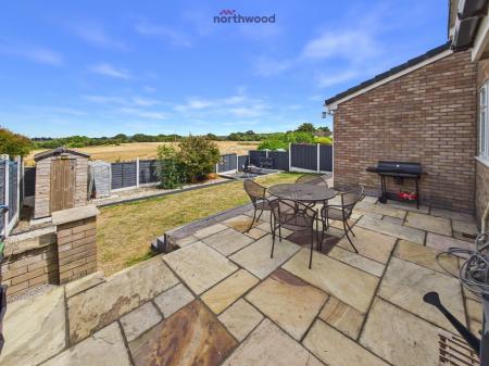 4 bedroom Detached house for sale in Berwyn Drive, Wrexham, LL13