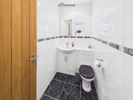 4 bedroom Detached house for sale in Berwyn Drive, Wrexham, LL13