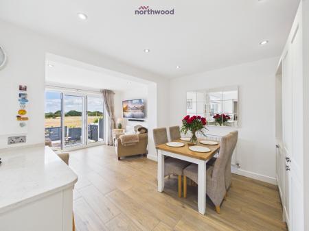 4 bedroom Detached house for sale in Berwyn Drive, Wrexham, LL13