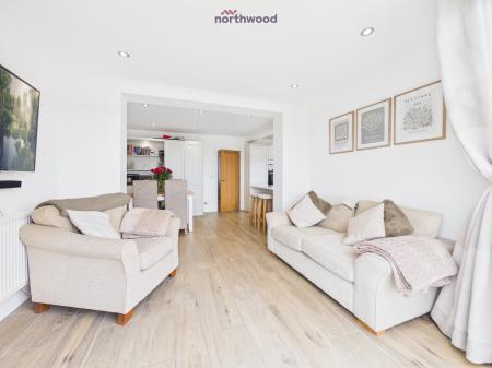 4 bedroom Detached house for sale in Berwyn Drive, Wrexham, LL13