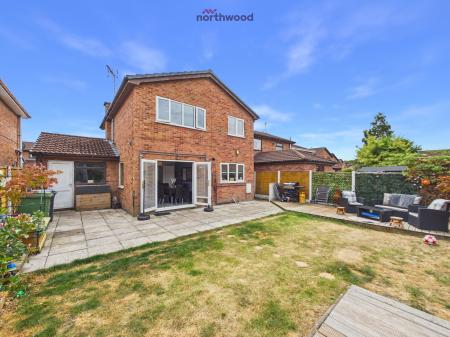 3 bedroom Detached house for sale in Summerfields, Wrexham, LL14