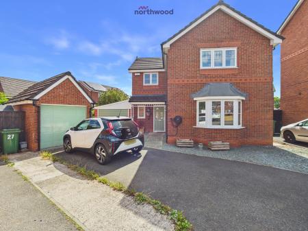 4 bedroom Detached house for sale in Alyn Road, Wrexham, LL11