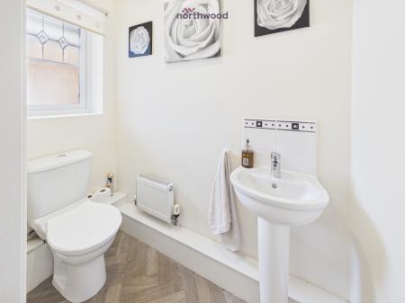 4 bedroom Detached house for sale in Alyn Road, Wrexham, LL11