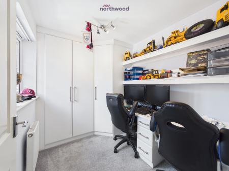 4 bedroom Detached house for sale in Alyn Road, Wrexham, LL11