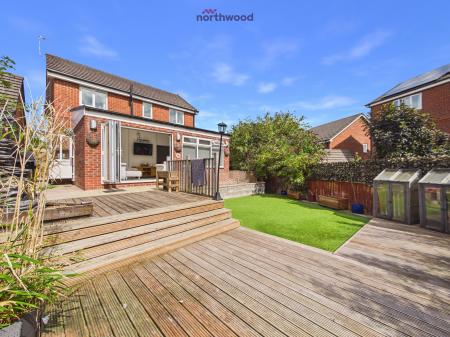 4 bedroom Detached house for sale in Alyn Road, Wrexham, LL11