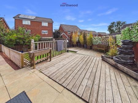 4 bedroom Detached house for sale in Alyn Road, Wrexham, LL11