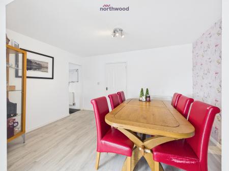 4 bedroom Detached house for sale in Alyn Road, Wrexham, LL11
