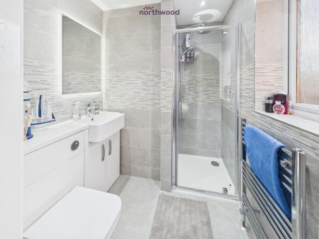4 bedroom Detached house for sale in Alyn Road, Wrexham, LL11