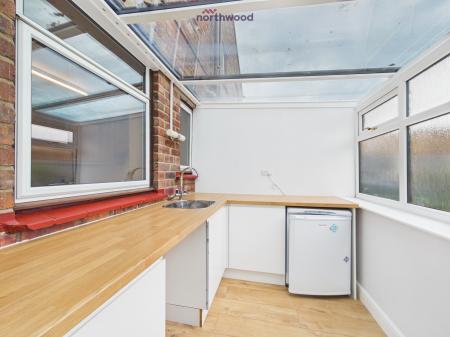 3 bedroom Terraced House for sale in Glan Garth, Wrexham, LL12