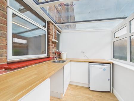 3 bedroom Terraced House for sale in Glan Garth, Wrexham, LL12
