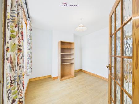 3 bedroom Terraced House for sale in Glan Garth, Wrexham, LL12