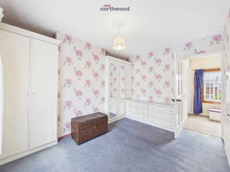 3 bedroom Terraced House for sale in Glan Garth, Wrexham, LL12