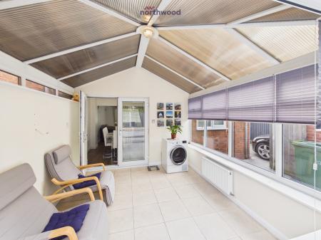 3 bedroom Semi-detached house for sale in Oakhurst, Wrexham, LL13