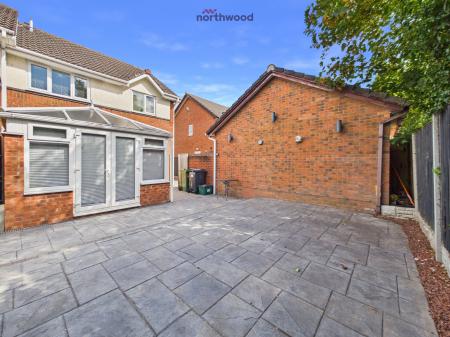 3 bedroom Semi-detached house for sale in Oakhurst, Wrexham, LL13