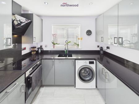 3 bedroom Semi-detached house for sale in Oakhurst, Wrexham, LL13