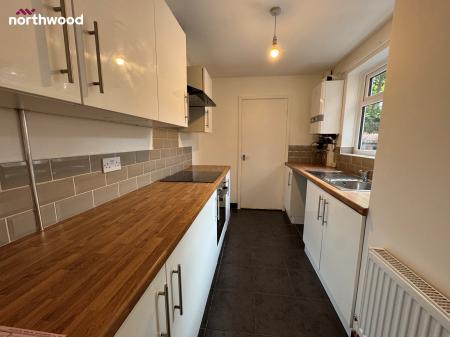 2 bedroom Terraced House to let in Gibson Street, Wrexham, LL13