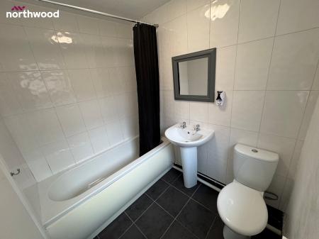 2 bedroom Terraced House to let in Gibson Street, Wrexham, LL13