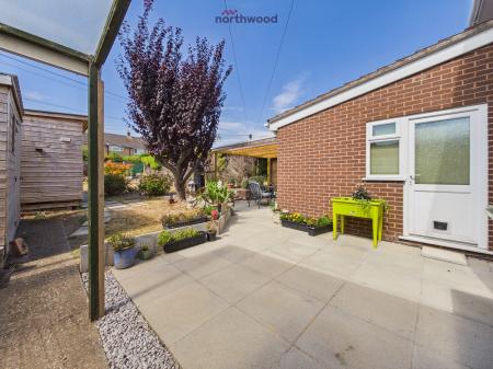 3 bedroom End of terrace house for sale in Tapley Avenue, Wrexham, LL12