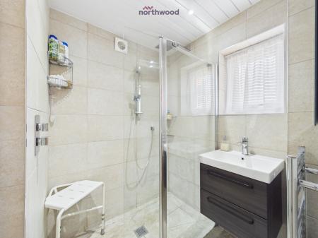 3 bedroom End of terrace house for sale in Tapley Avenue, Wrexham, LL12