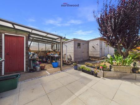 3 bedroom End of terrace house for sale in Tapley Avenue, Wrexham, LL12