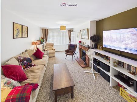 3 bedroom End of terrace house for sale in Tapley Avenue, Wrexham, LL12