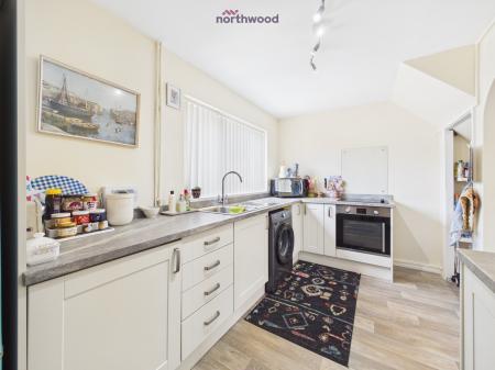 3 bedroom End of terrace house for sale in Tapley Avenue, Wrexham, LL12