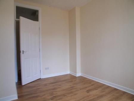 2 bedroom Flat to let in Chester Street, Wrexham, LL13