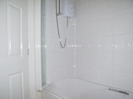 2 bedroom Flat to let in Chester Street, Wrexham, LL13